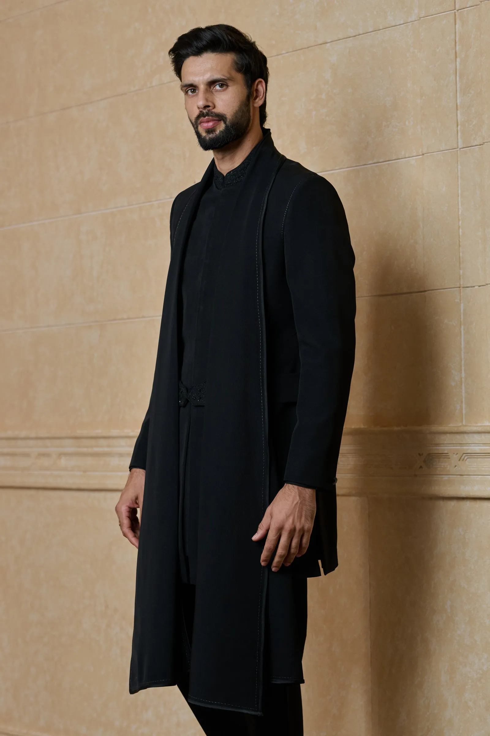 Elegant Indo-Western Drape with Collared Detailing