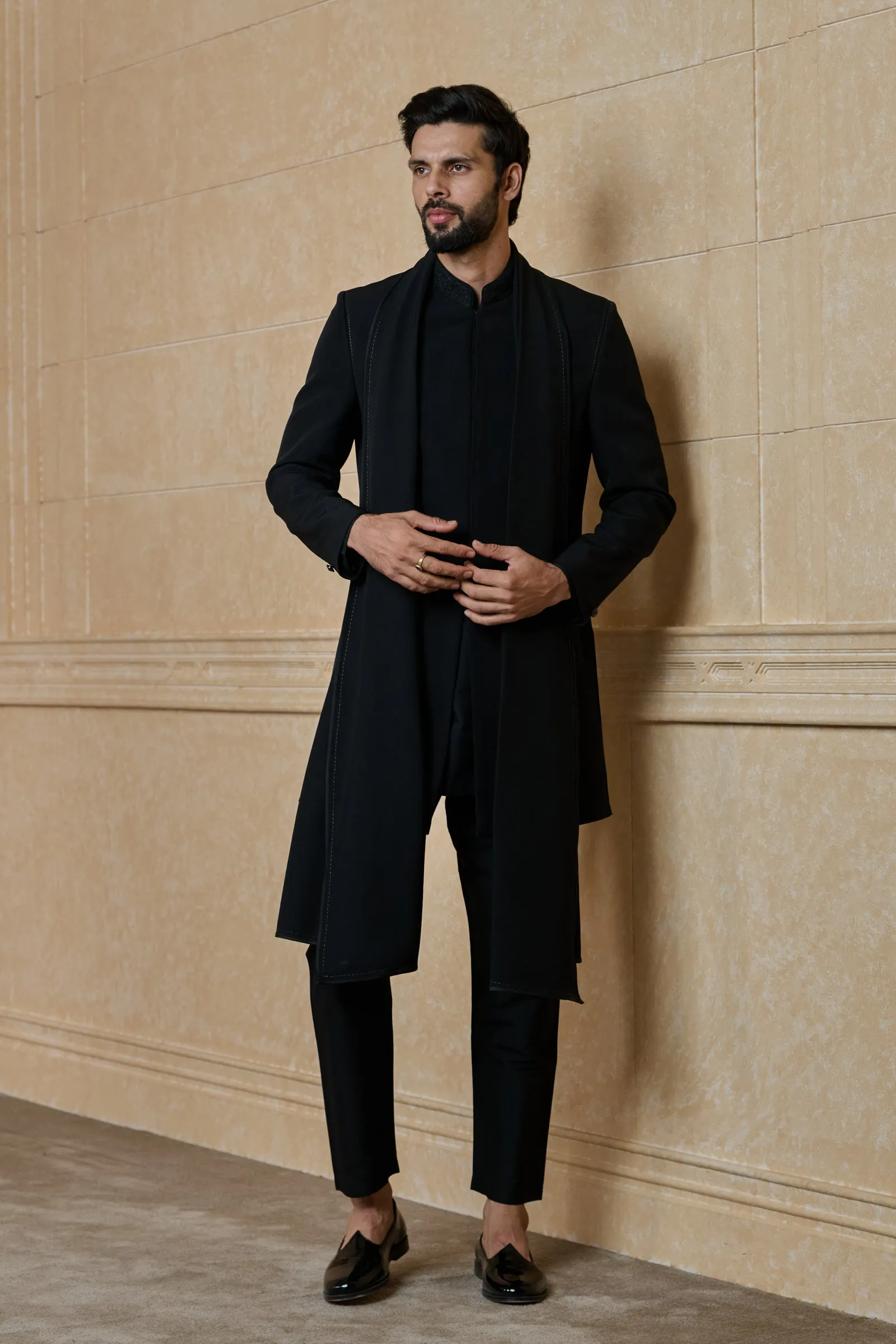 Elegant Indo-Western Drape with Collared Detailing